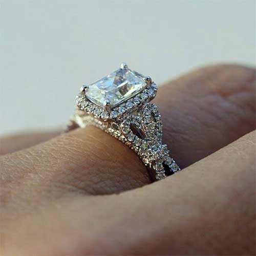 Emerald Cut Diamond Engagement Rings