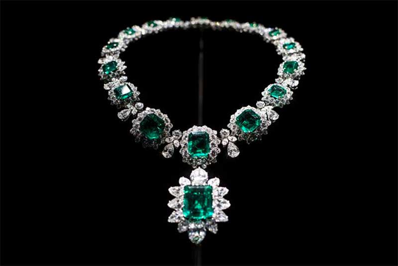 Elizabeth Tayor Jewelry: Famous Emerald Necklace