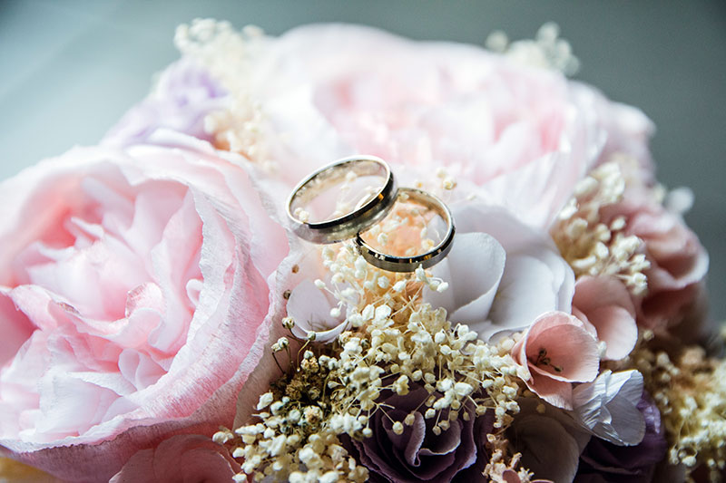 beautiful gold wedding rings